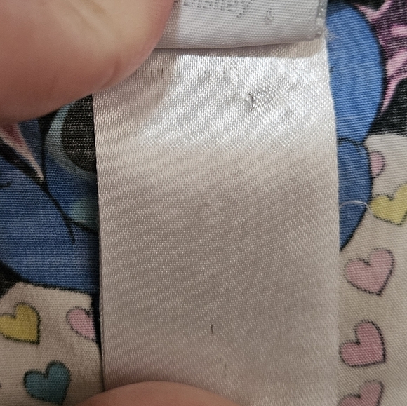 Disney Stitch/donut print scrub top see description for sizing - Picture 4 of 8